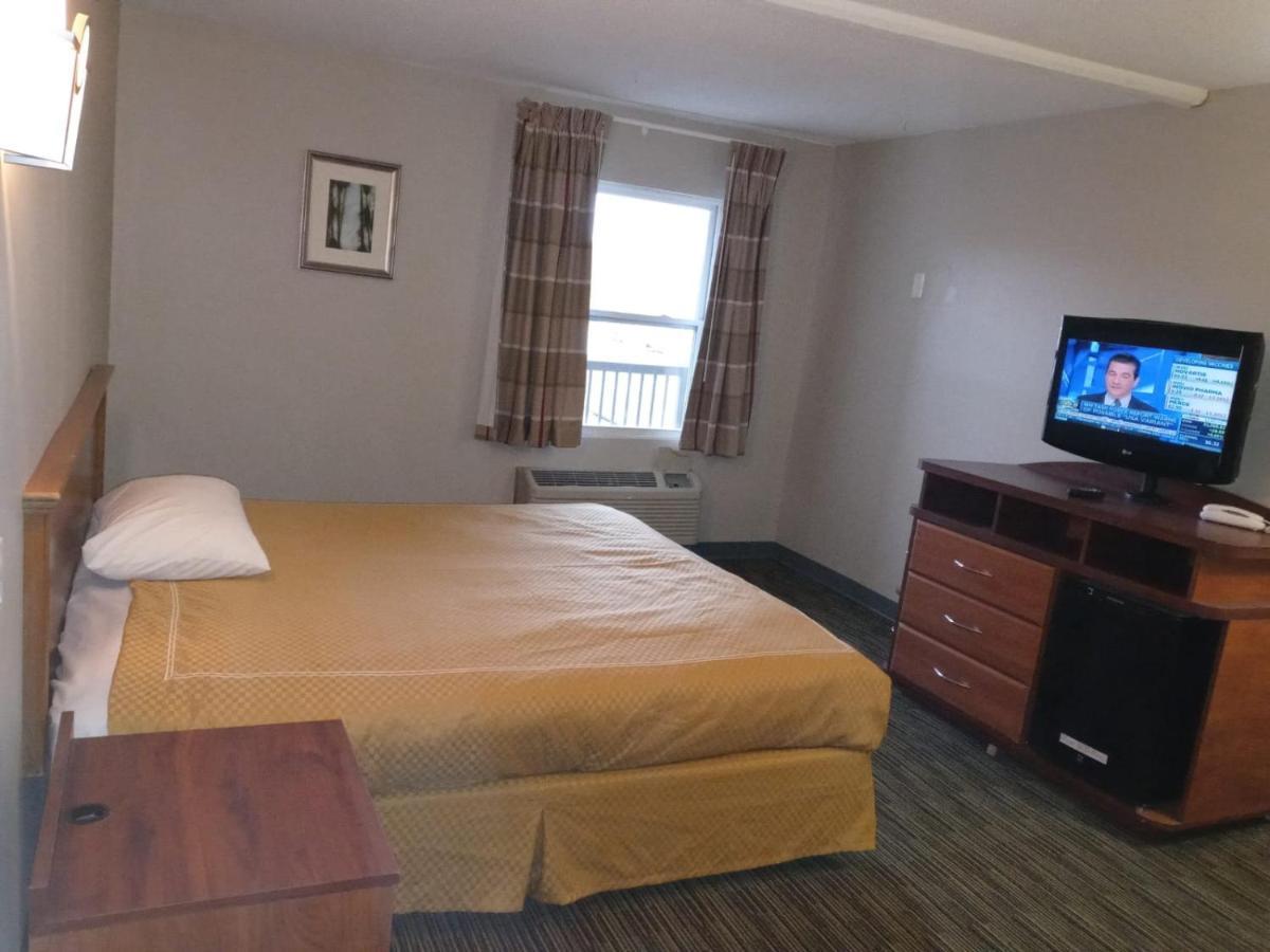 Peachtree Inn & Suites Доравил Екстериор снимка