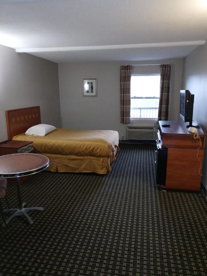Peachtree Inn & Suites Доравил Екстериор снимка